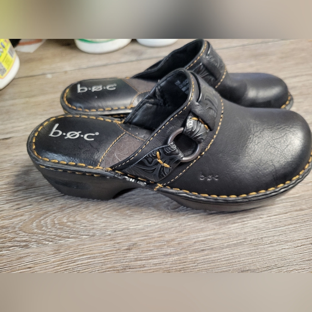 b.o.c. Madeline Leather Clogs Women 8M Black Slip‎ On Strap Wedge Boho
